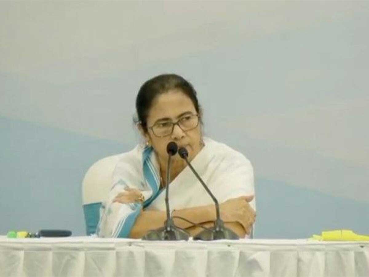 West Bengal CM will hold a review meeting on the functioning of health facilities in the state