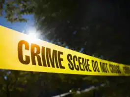 a man slit his girlfriend's throat In Mumbai