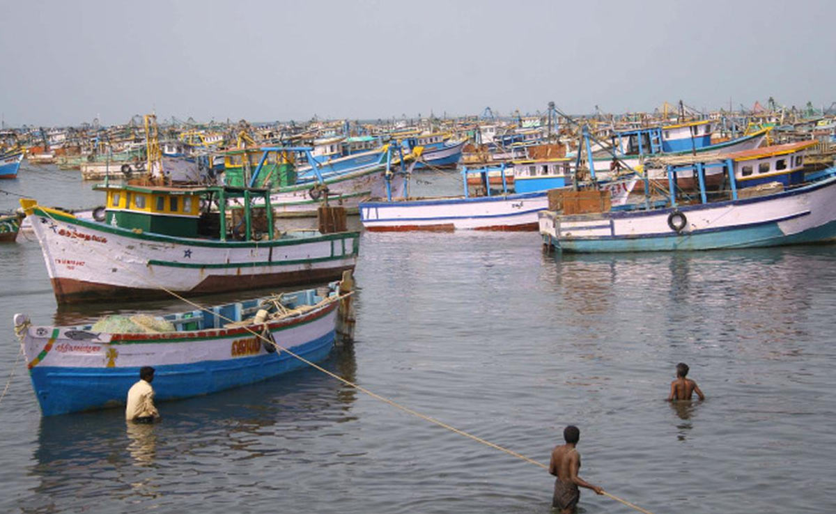 Sri Lanka: Navy caught 12 Indian fishermen, total 462 arrests this year