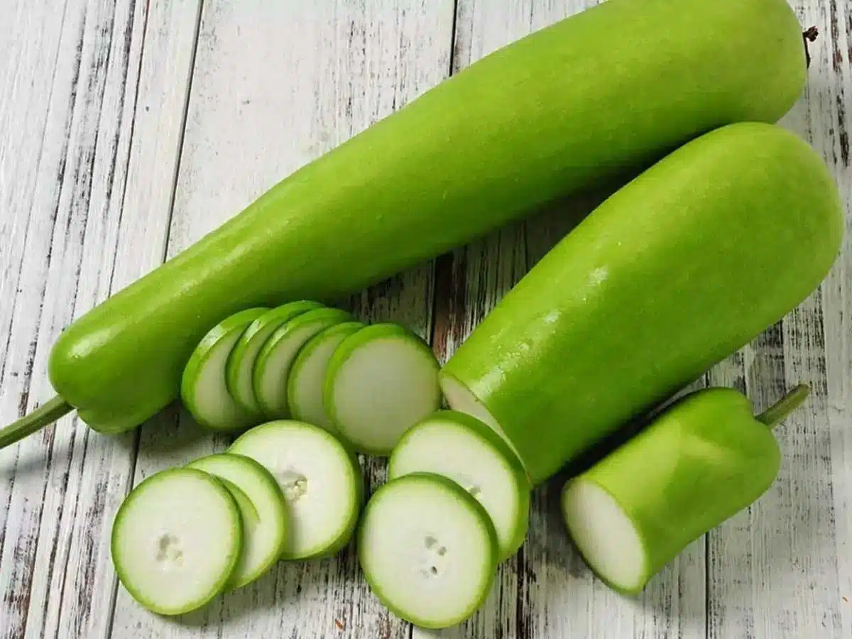 5 Incredible Benefits Of Bottle Gourd For Skin