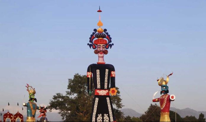 A Muslim family in Uttar Pradesh made an 80 feet high pollution free effigy of Ravana