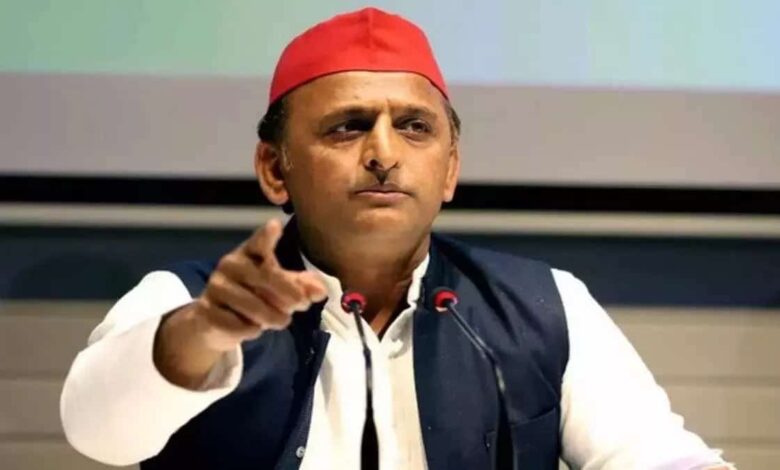 Akhilesh Yadav condemned the attack on Arvind Kejriwal, said- 'Being violent is a sign of defeat'