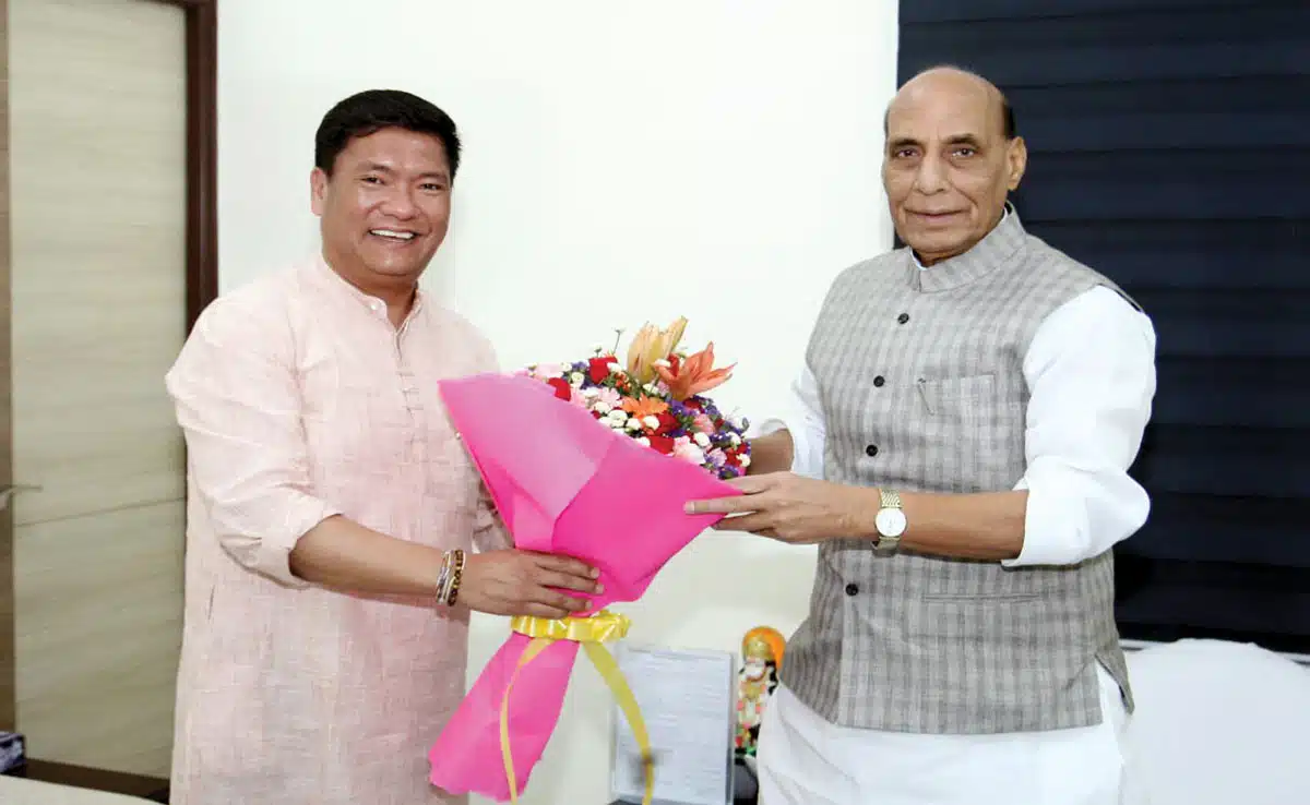 Rajnath Singh reached Tawang to celebrate Diwali with soldiers, Manipur CM also included