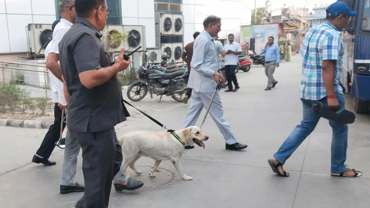 Bomb Threats: After Rajkot, many hotels in Lucknow, Delhi received threats, police increased security