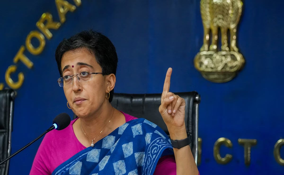 Delhi: CM Atishi blames 'UP buses' for 'severe' air pollution in Anand Vihar