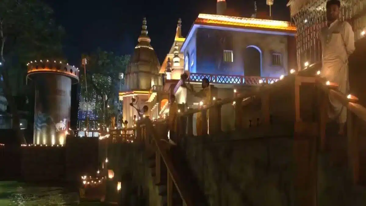 Chetiya Aragni Durga Puja being celebrated in Kolkata