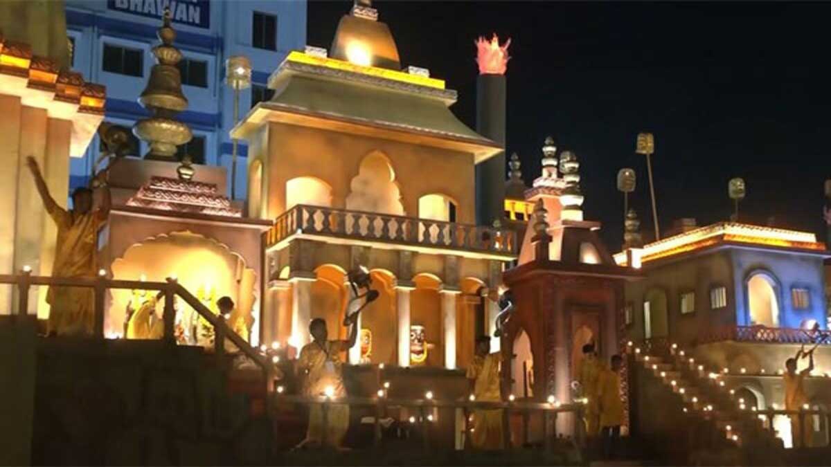 Chetiya Aragni Durga Puja being celebrated in Kolkata