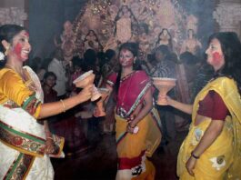 Chetiya Aragni Durga Puja being celebrated in Kolkata