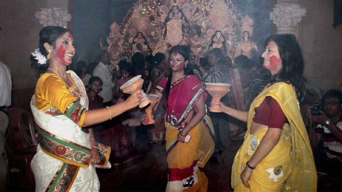 Chetiya Aragni Durga Puja being celebrated in Kolkata