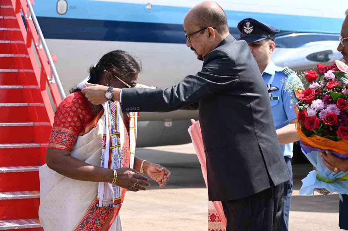 Chhattisgarh CM and Governor welcomed President Murmu at Raipur Airport