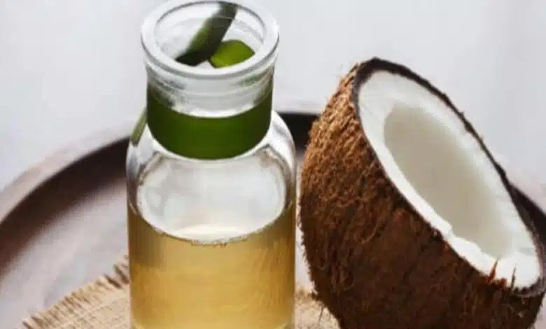 What are the benefits of applying coconut oil