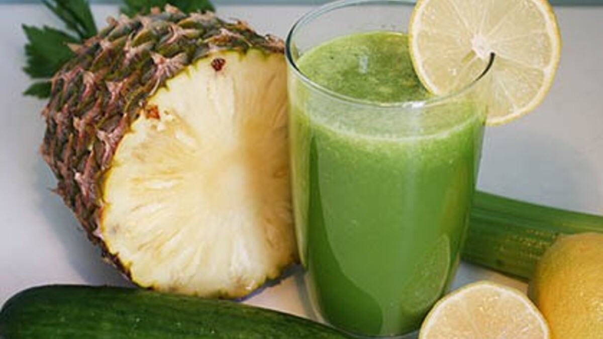 Cucumber and Pineapple Juice A refreshing juice experience"