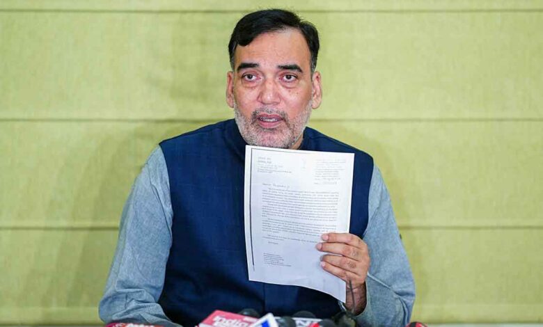 Delhi Environment Minister Gopal Rai wrote a letter to LG to implement the ban on firecrackers