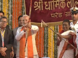 Dussehra: President Murmu and PM Modi performed Ravana Dahan in Delhi.