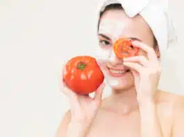 Benefits of applying tomato on the face