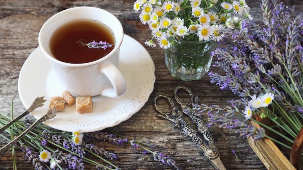 Get better health with these 6 powerful flower teas