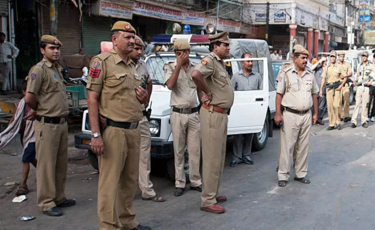 Huge explosion outside CRPF school in Delhi, police found white powder nearby