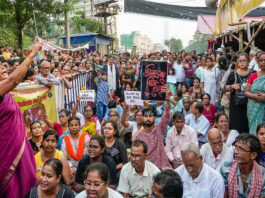 Bengal: Junior doctors end hunger strike after meeting CM Mamata Banerjee