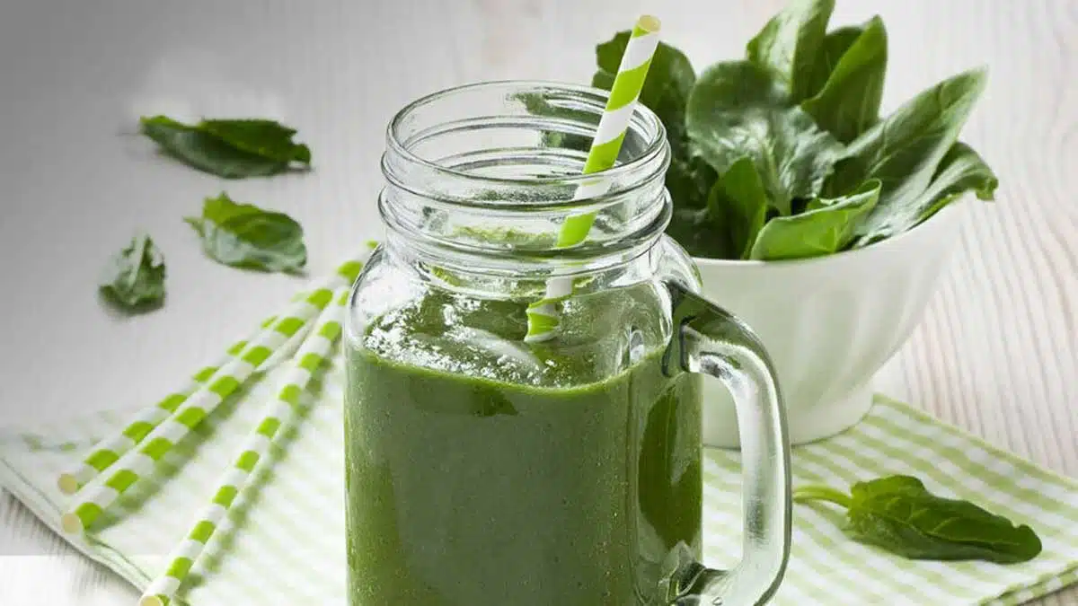 Bitter gourd-spinach juice is rich in nutrition