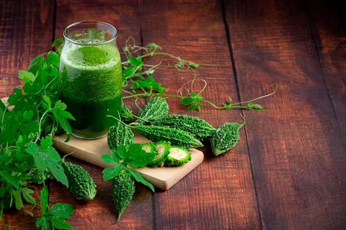 Bitter gourd-spinach juice is rich in nutrition