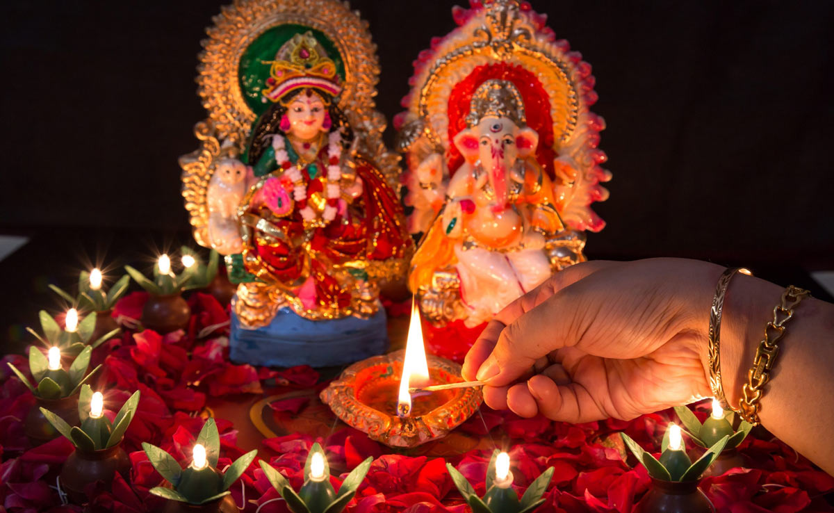 
Diwali 2024: Know the time and method of Lakshmi Puja