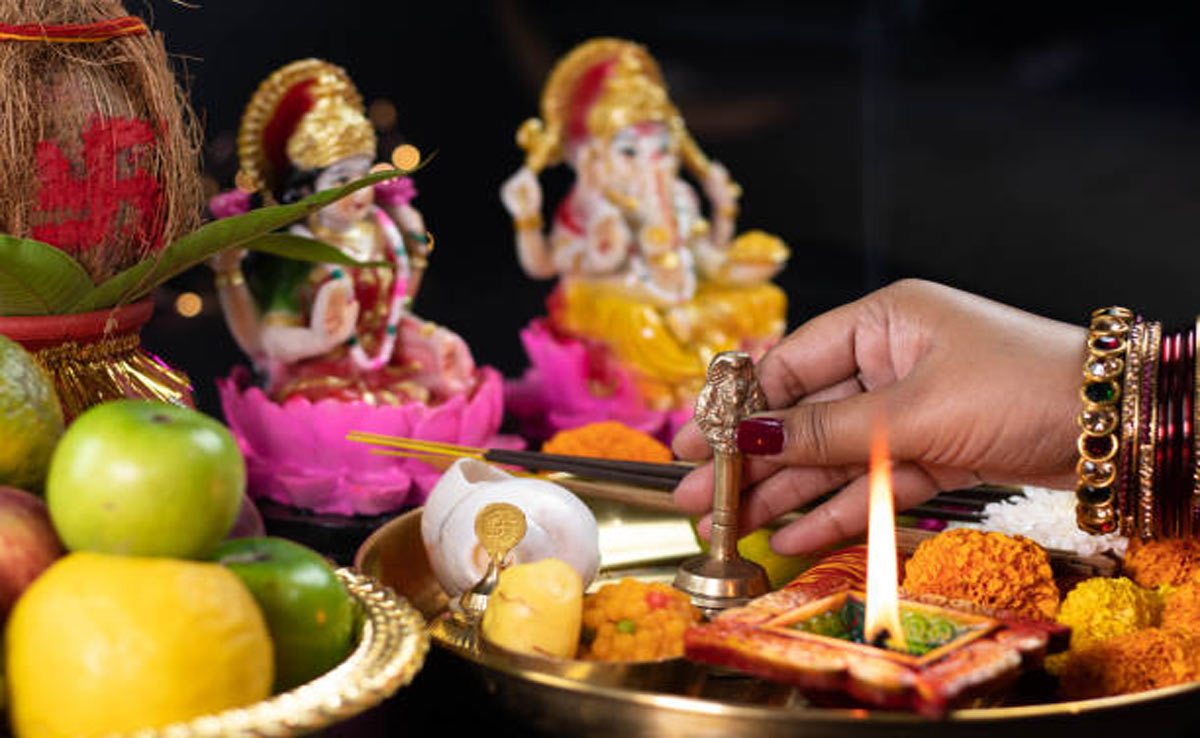 Diwali 2024: Know the time and method of Lakshmi Puja