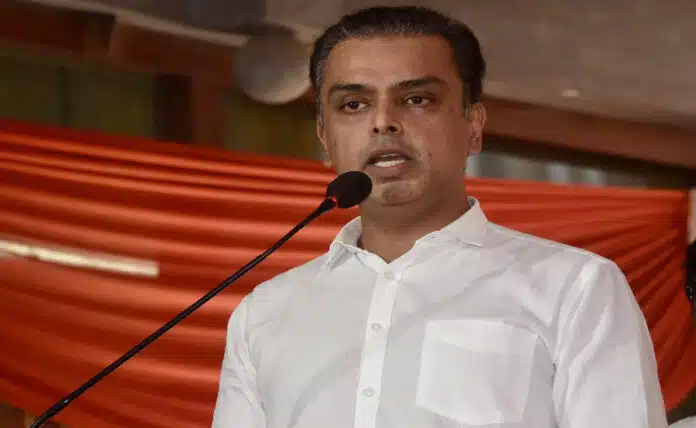 Maharashtra: Milind Deora filed nomination for elections, said- 'There were a lot of expectations from Aditya Thackeray'