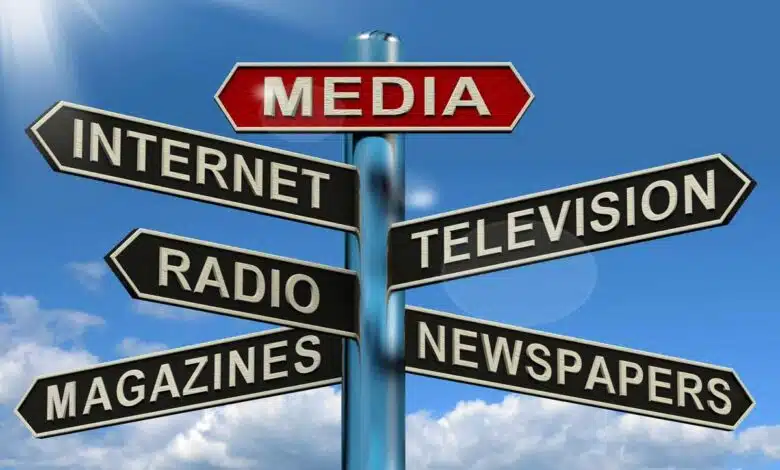 5 Major Differences Between Newspapers and Social Media