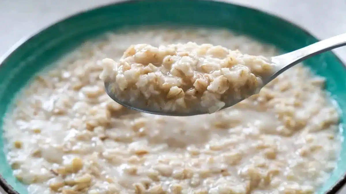 Oats or Dalia: Which is better for weight loss?