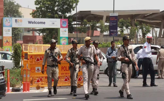 Bomb Threats: After Rajkot, many hotels in Lucknow, Delhi received threats, police increased security