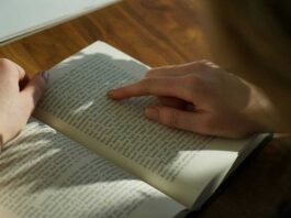 How does reading affect your brain?