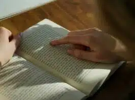 How does reading affect your brain?