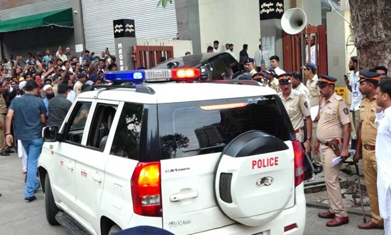 Salman Khan reached Baba Siddiqui's house to pay tribute