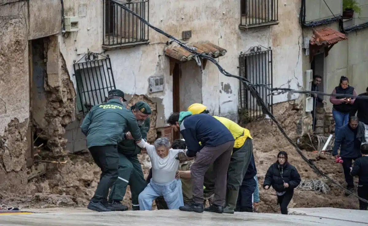 Spain: At least 63 people died due to flash floods, cars were washed away, train services were disrupted