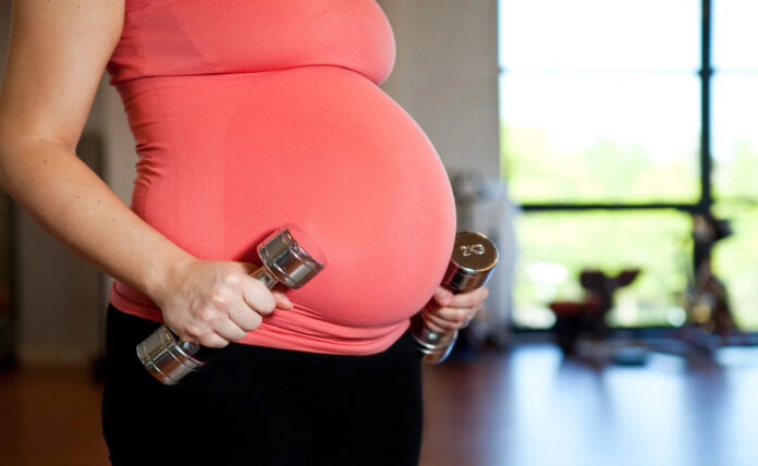 Is Weight Lifting Safe During Pregnancy? Know important tips and guidelines