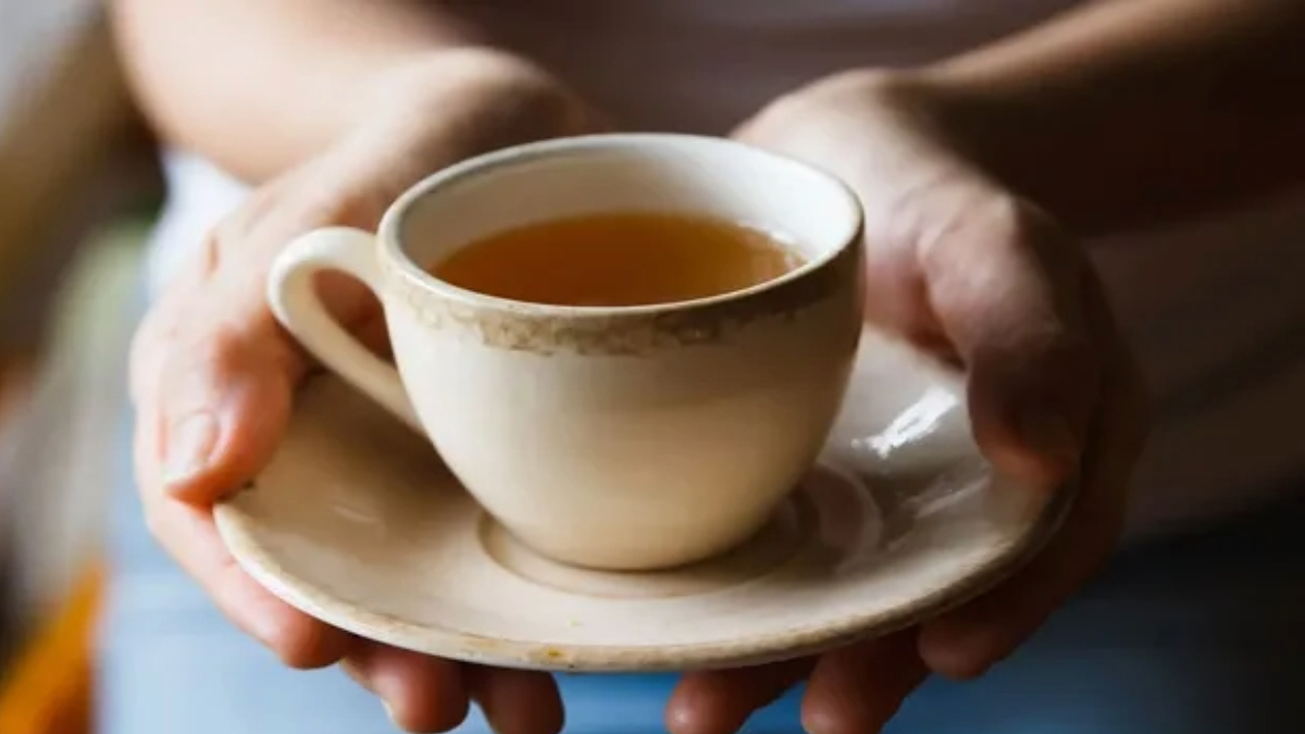 Benefits and disadvantages of drinking tea