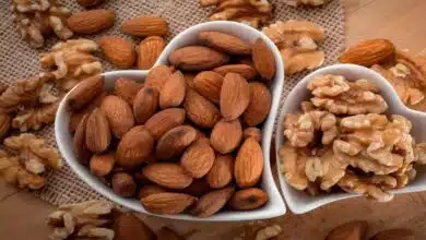 Walnut vs Almond: Which is healthier and how much should be eaten daily?