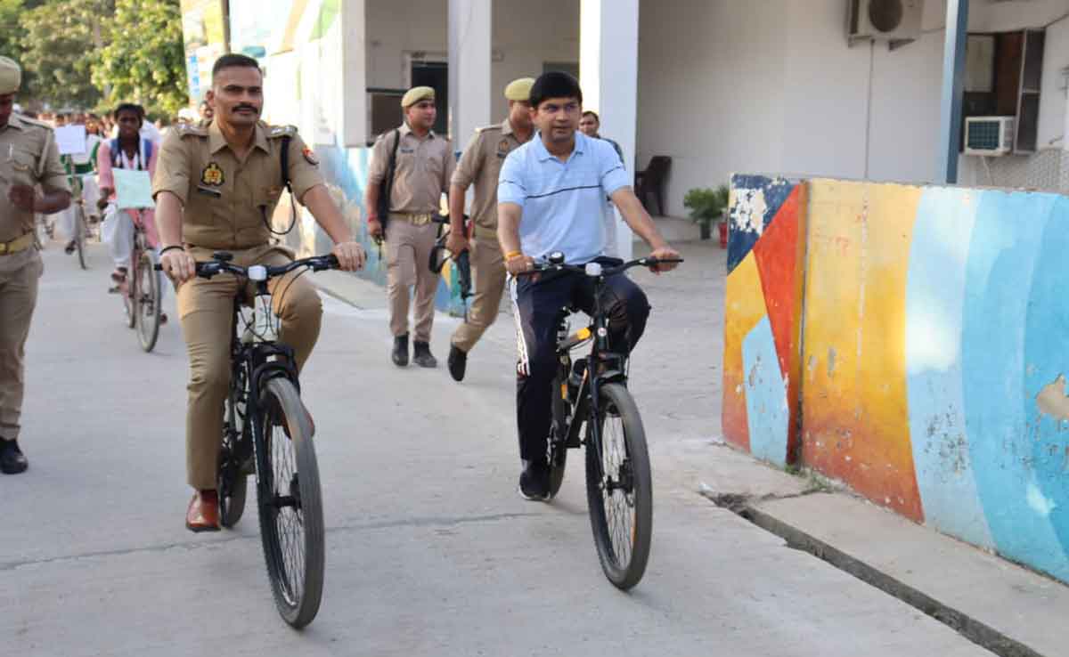 Women cycle rally was taken out in Sambhal, UP