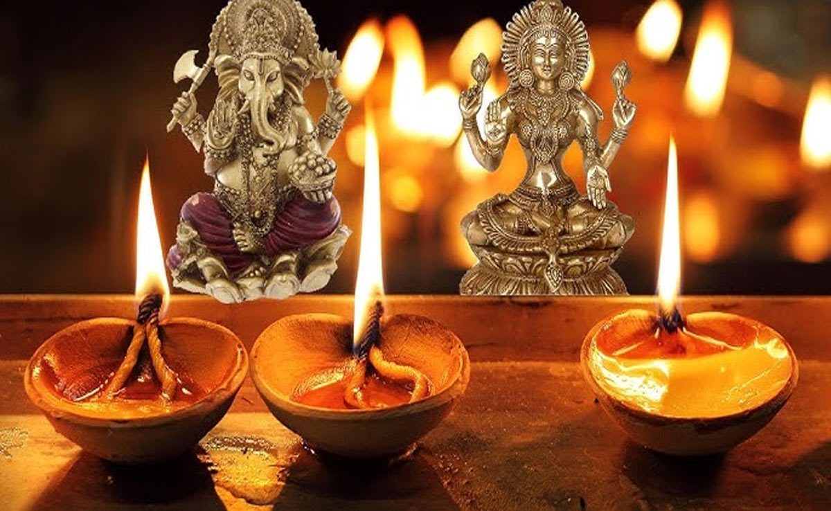 
Benefits of worshiping Lakshmi Ganesh on Diwali