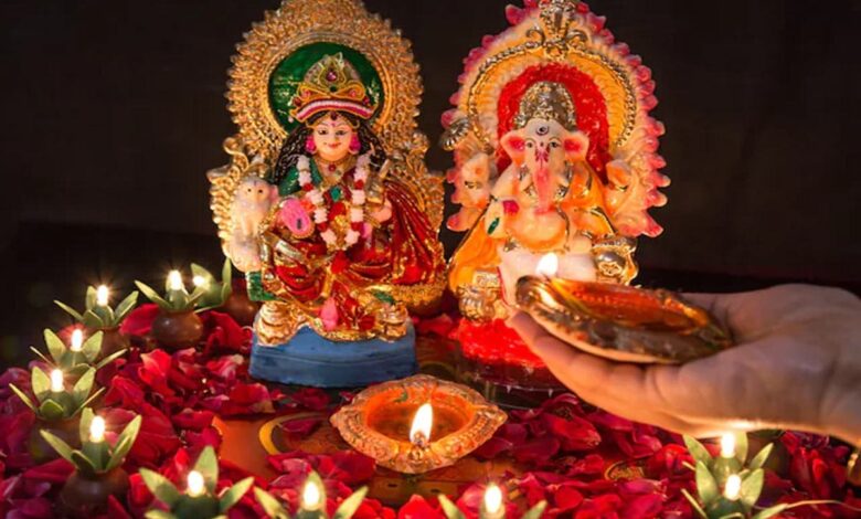 Benefits of worshiping Lakshmi Ganesh on Diwali