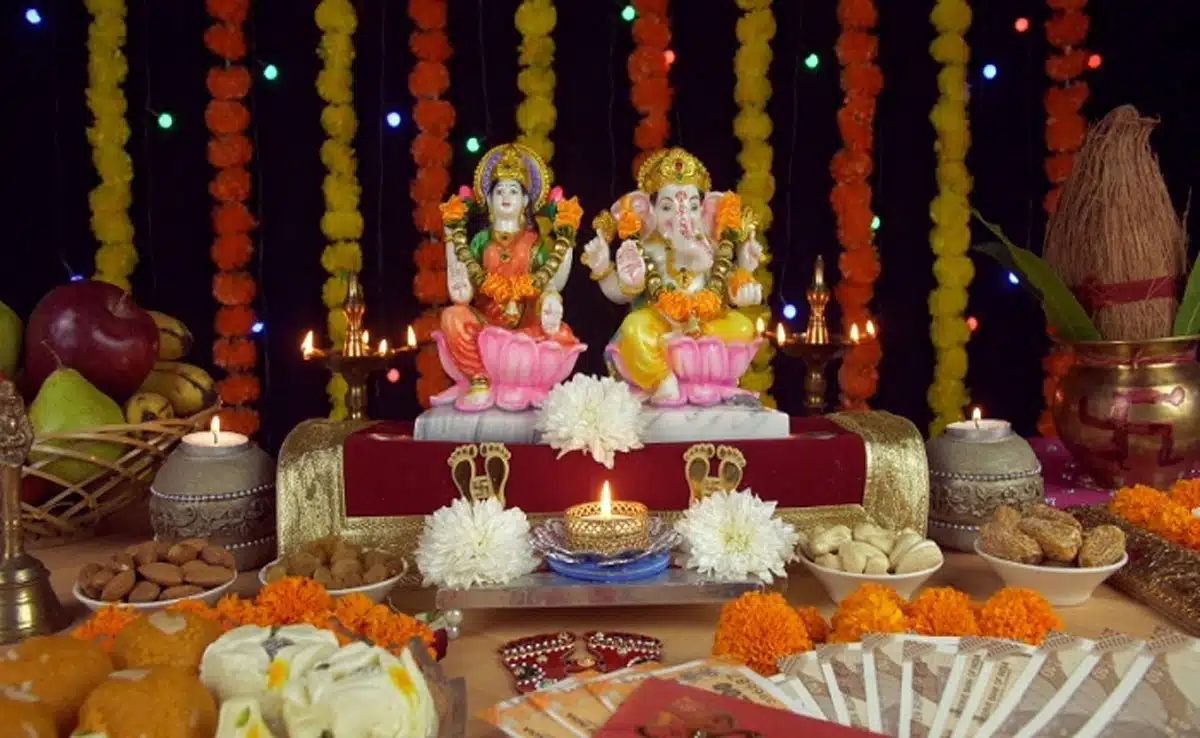 Benefits of worshiping Lakshmi Ganesh on Diwali