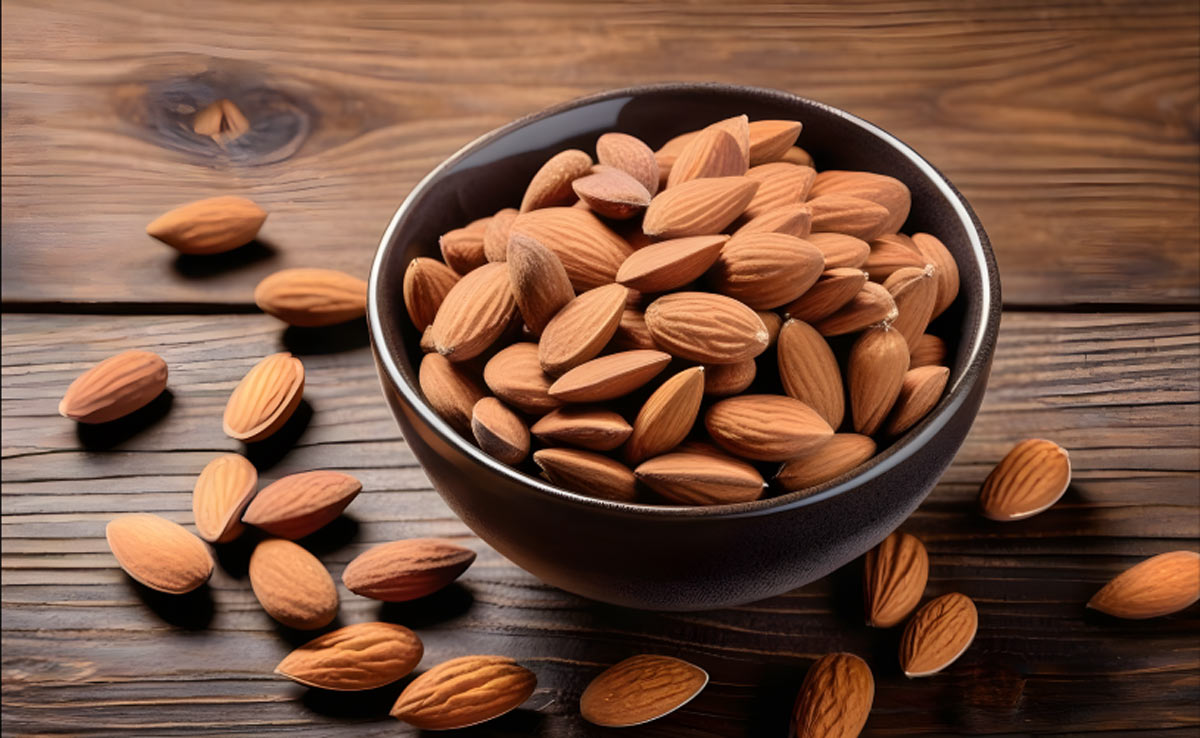 Walnut vs Almond: Which is healthier and how much should be eaten daily?