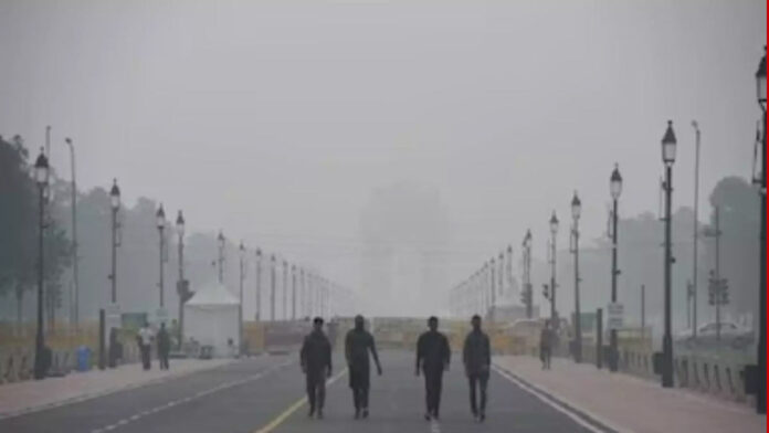 Air pollution worsening in Delhi, AQI rises to 349