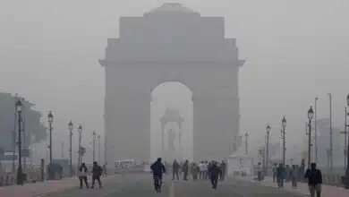 Delhi in the grip of smog, air quality reaches 'very poor' level in many areas