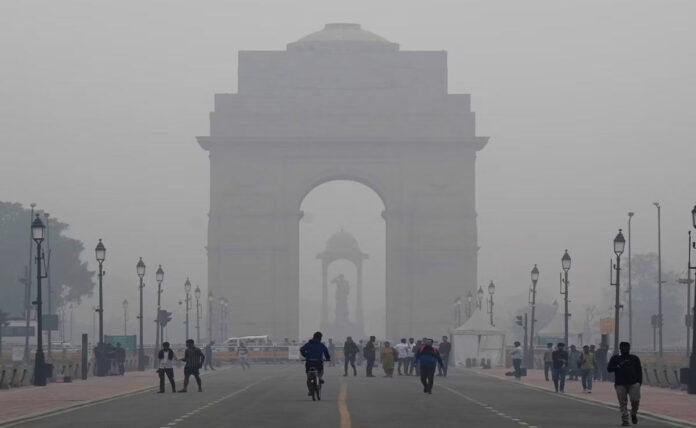 Delhi in the grip of smog, air quality reaches 'very poor' level in many areas