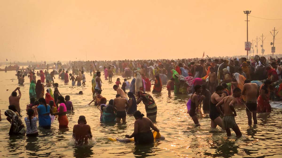 8 unique traditions of Kumbh Mela