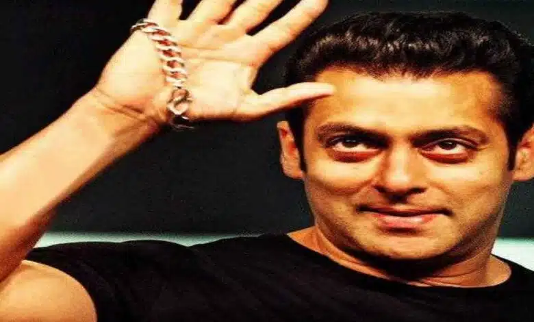 25 lakh contract to shoot Salman Khan