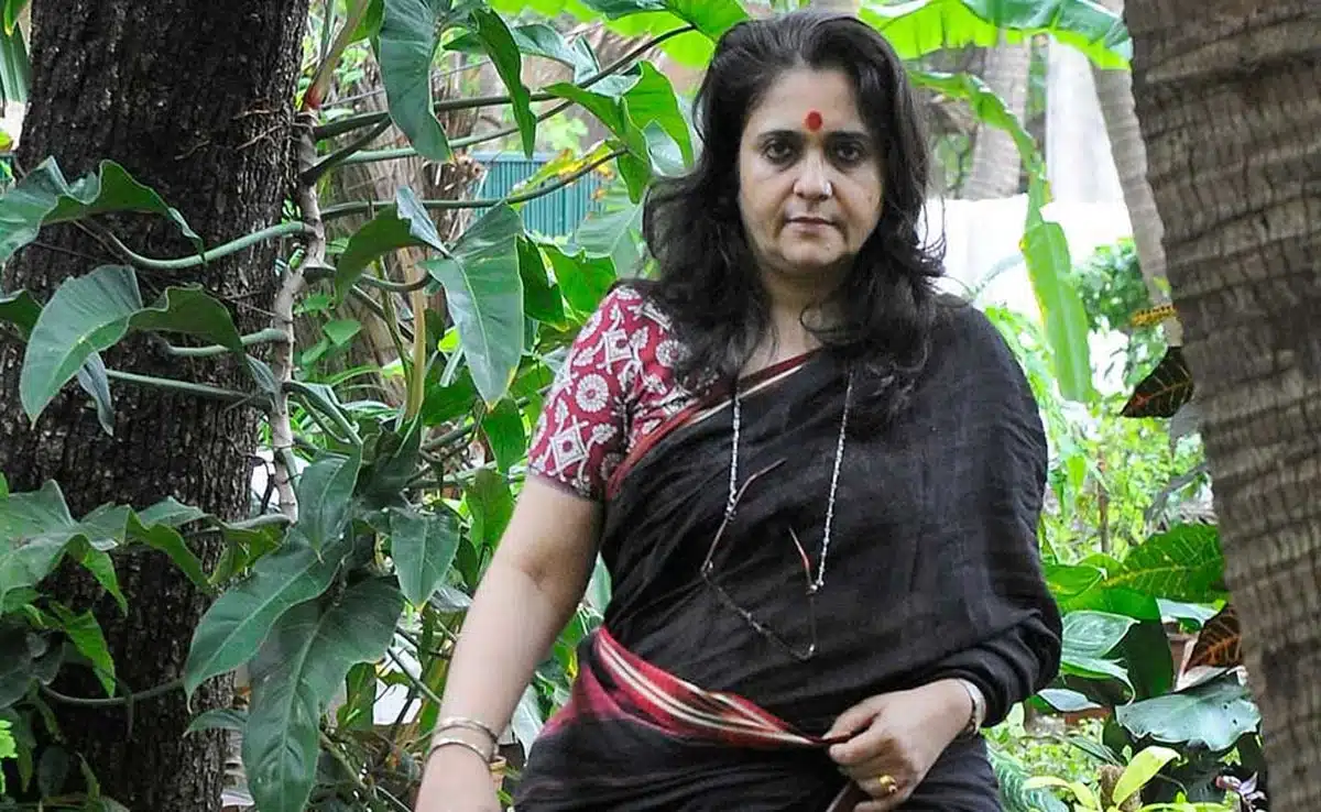 SC allows Teesta Setalvad to attend film festival in Amsterdam