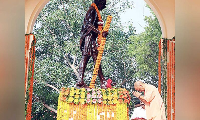 Yogi Adityanath paid floral tributes to Mahatma Gandhi on his 155th birth anniversary