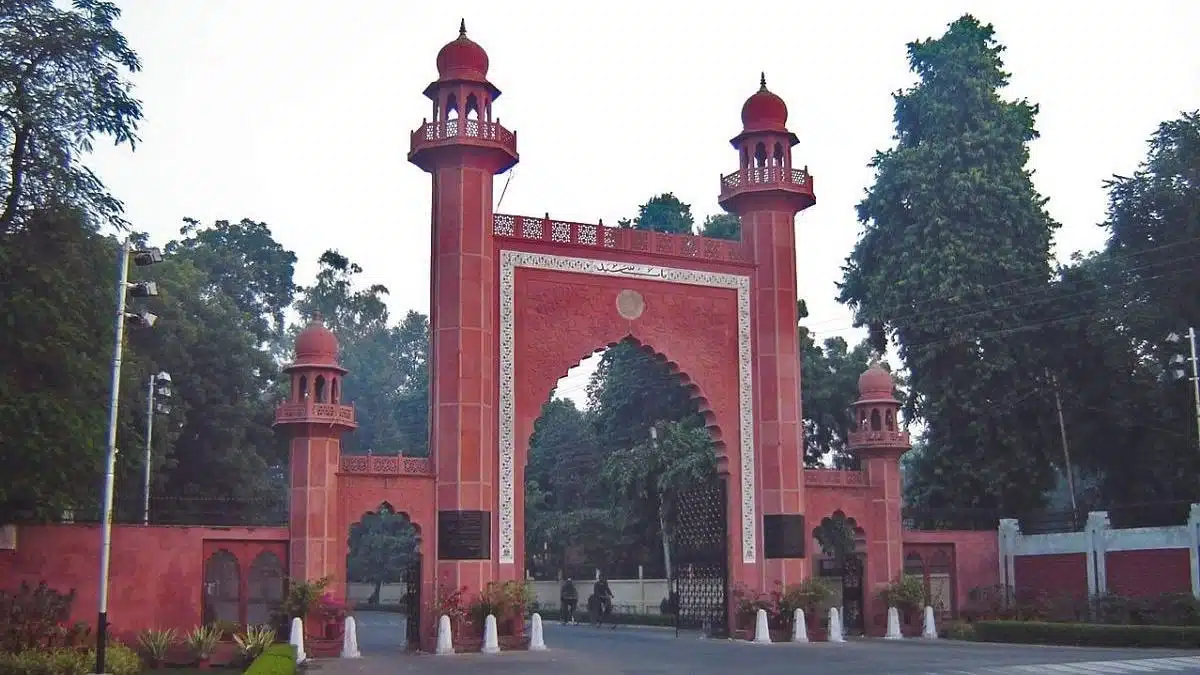 SC reverses its order denying minority status to AMU, new bench will decide